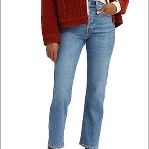 Levi’s wedgie straight jeans NWT size 27x28 in blue wash (blue mist)